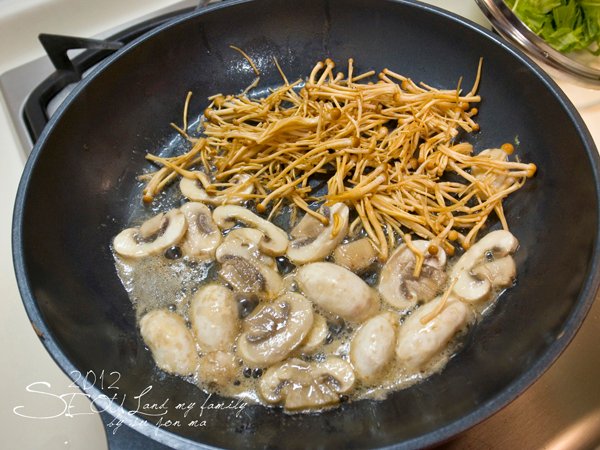 2012_8_23首爾素食-出發-龍山EMART55