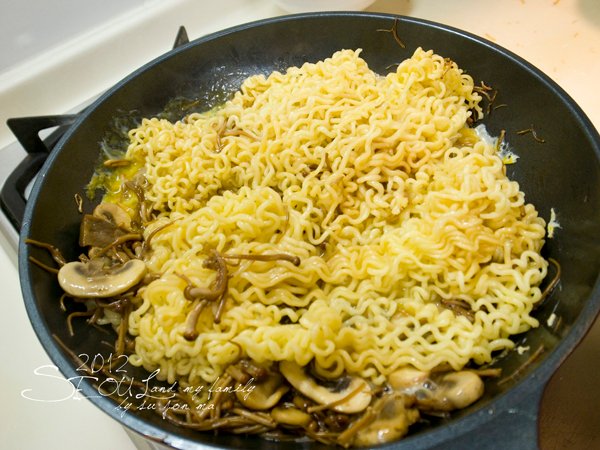 2012_8_23首爾素食-出發-龍山EMART58