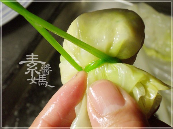 過年拜拜食譜-招財滿貫迎福袋(高麗菜捲)13.jpg
