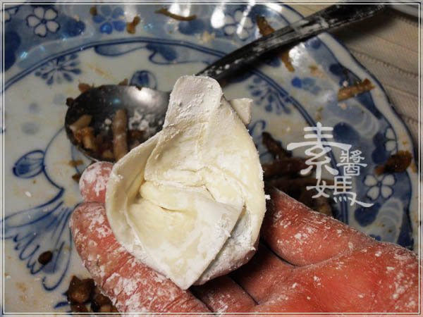 美味餛飩 - 芋頭大餛飩湯12.JPG