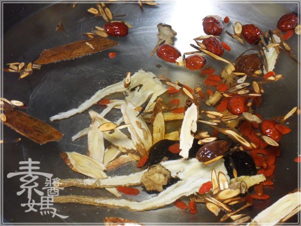 冬令進補-藥膳湯03.JPG