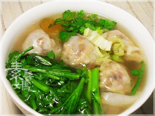 美味餛飩 - 芋頭大餛飩湯17.JPG