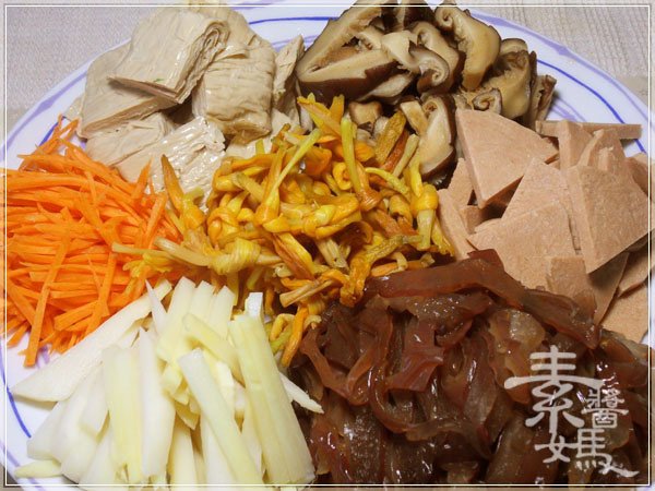 素食家常料理-大滷麵01.JPG