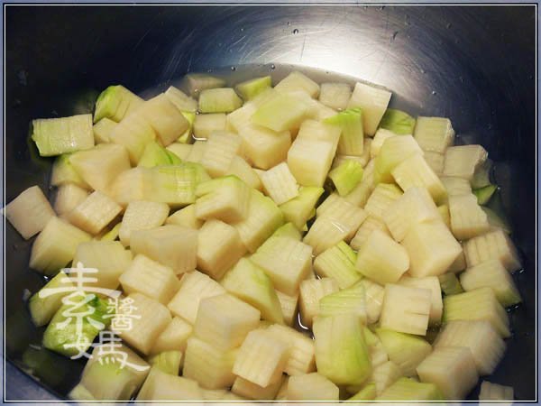 簡單小菜 - 微辣醃菜心13.JPG