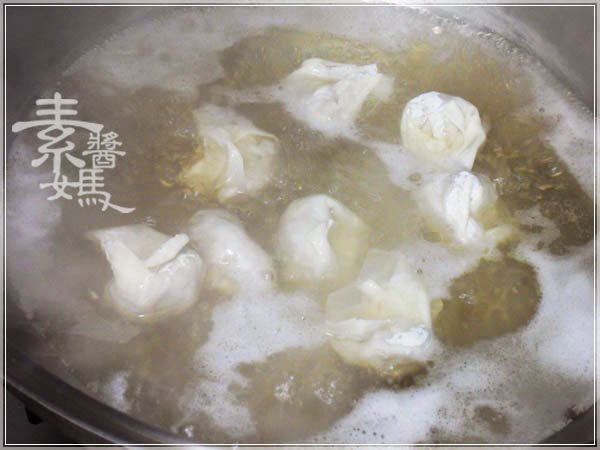 美味餛飩 - 芋頭大餛飩湯16.JPG