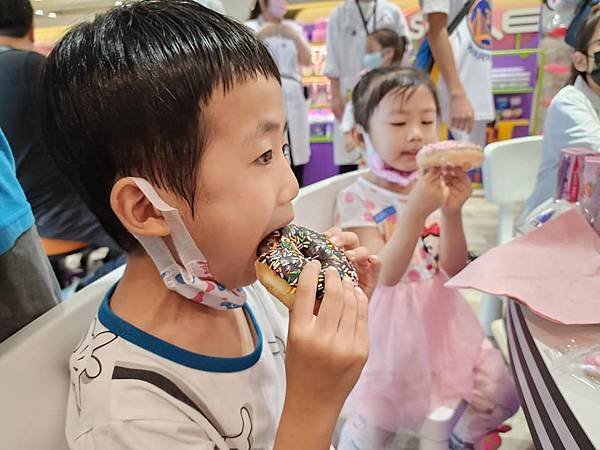 體驗｜大膽玩、放手做「UNIQUE 史萊姆實驗室」台南南紡店