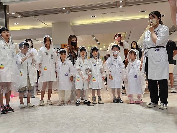 體驗｜大膽玩、放手做「UNIQUE 史萊姆實驗室」台南南紡店