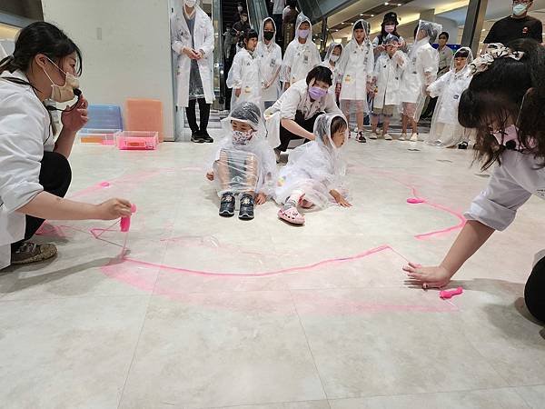 體驗｜大膽玩、放手做「UNIQUE 史萊姆實驗室」台南南紡店