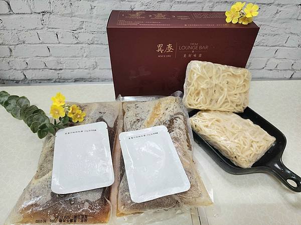 體驗｜五星等級牛肉麵冷凍調理包【異塵食品】豪華牛肉麵開箱／牛