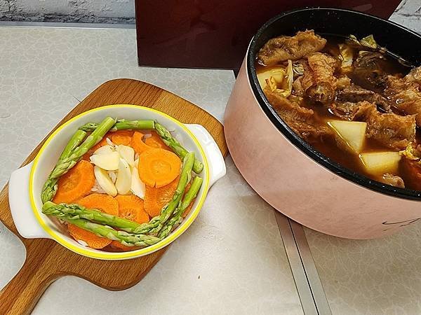 體驗｜五星等級牛肉麵冷凍調理包【異塵食品】豪華牛肉麵開箱／牛