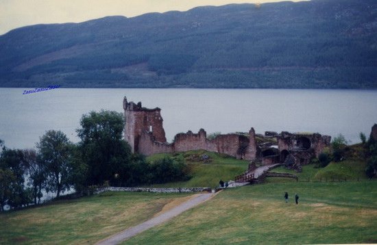 03-Urquhart Castle-2-- scotland