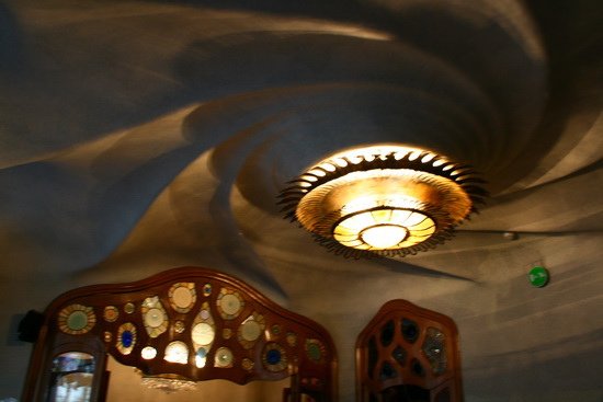  La Pedrera 與 Casa Batllo spain