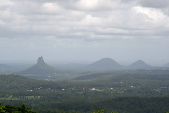 05 原住民傳奇 玻璃坊山群The Glass House Mountains Brisbane