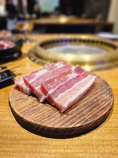 「和岩炭火燒肉串酒館」新竹燒肉推薦，口感美味、環境舒適的宵夜