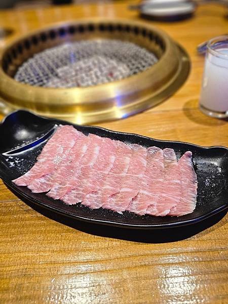 「和岩炭火燒肉串酒館」新竹燒肉推薦，口感美味、環境舒適的宵夜