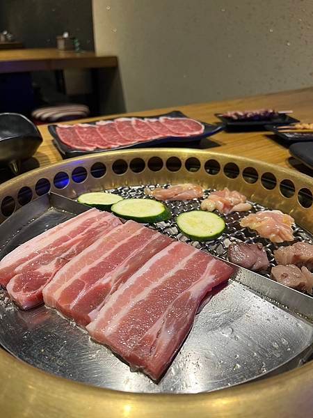 「和岩炭火燒肉串酒館」新竹燒肉推薦，口感美味、環境舒適的宵夜