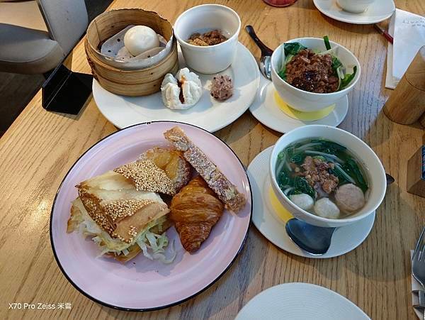 【台北美食】台北君悅酒店凱菲屋Café早餐 VS 嘉賓軒早餐