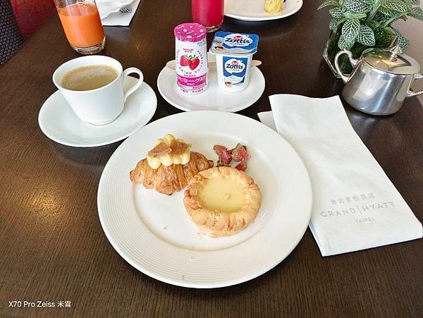 【台北美食】台北君悅酒店凱菲屋Café早餐 VS 嘉賓軒早餐