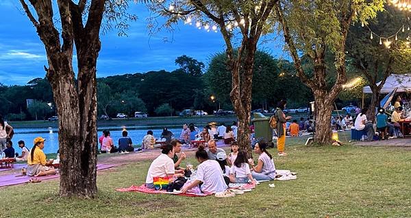 [素可泰]素可泰歷史公園夜市和金塘寺旁夜市