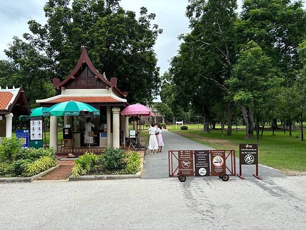 [素可泰]單車漫遊西昌寺、風神王寺/二十銖海南雞飯