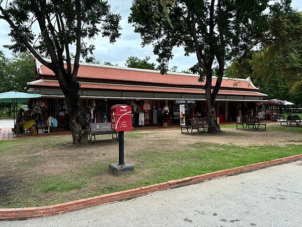 [素可泰]單車漫遊西昌寺、風神王寺/二十銖海南雞飯