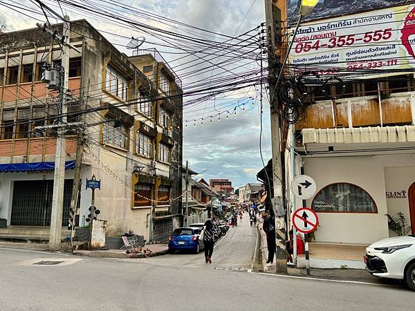 [南邦]Kad Kongta百年老街、彩繪牆與假日夜市