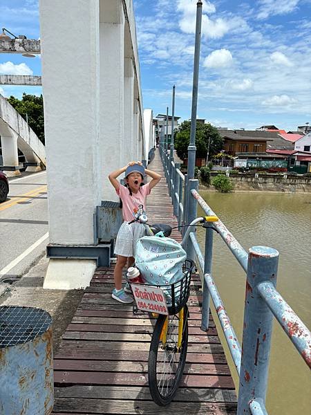 [南邦]單車漫遊白橋、路易斯之家、玉佛寺