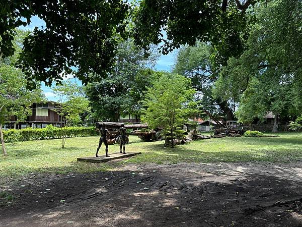 [南邦]單車漫遊白橋、路易斯之家、玉佛寺