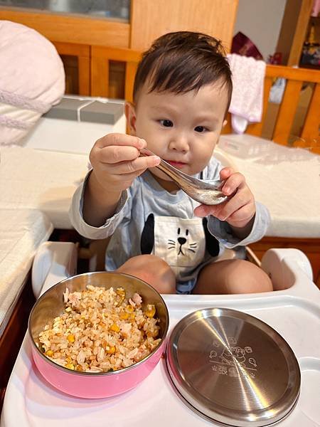 幼兒園必備的三色碗竟然也能客製化？快點來看看吧！