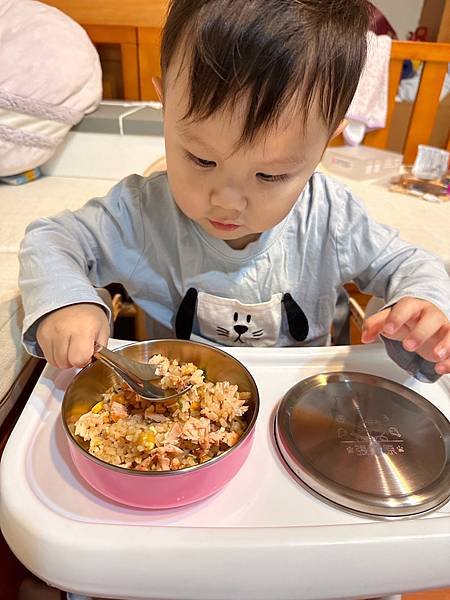 幼兒園必備的三色碗竟然也能客製化？快點來看看吧！