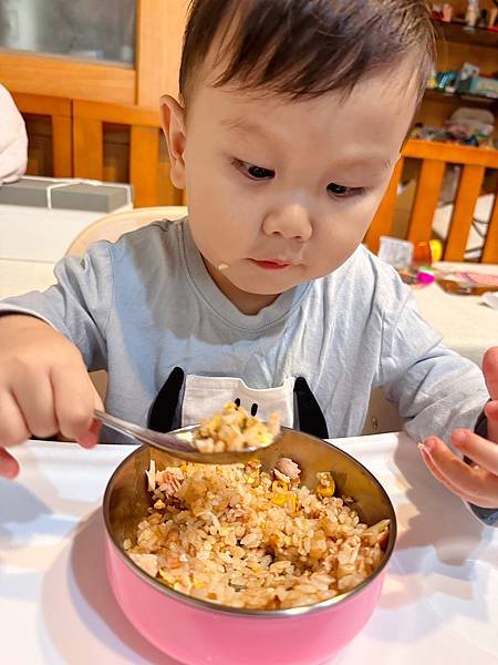 幼兒園必備的三色碗竟然也能客製化？快點來看看吧！