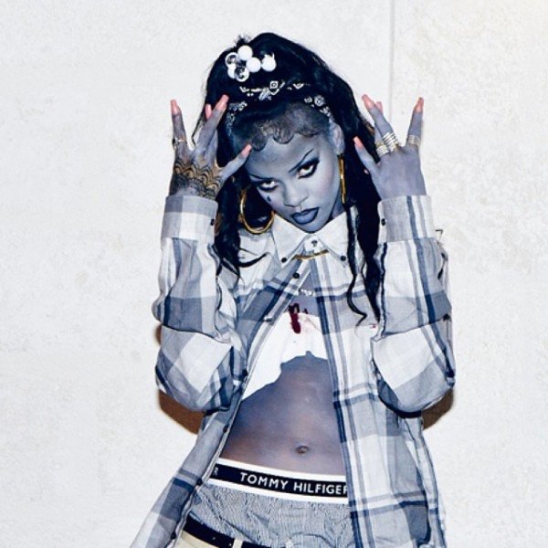 Celebrity-Halloween-Costumes-2013-Rihanna-600x600