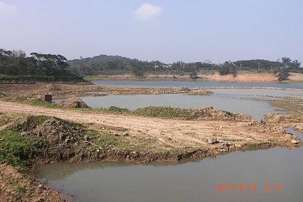 2012年3月，大潭又開始施工，地方政府準備再造人間塵土。屋漏偏遭連陰雨，船慢又遇頂頭風。.JPG