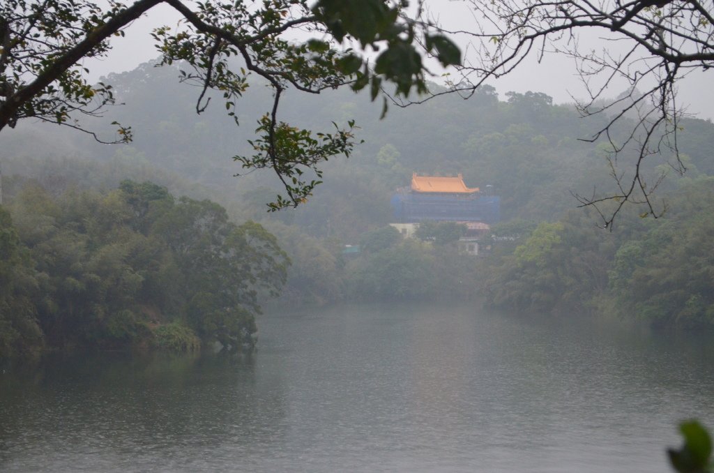 後龍● 東山飄雨西山晴