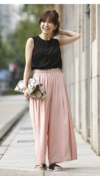 Pleats wide pants.jpg