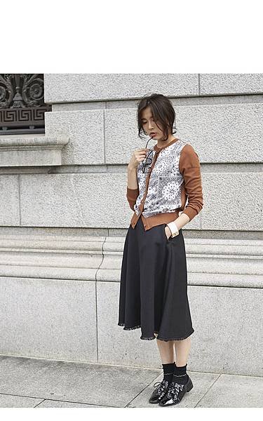 Tweed fringe skirt-1.jpg