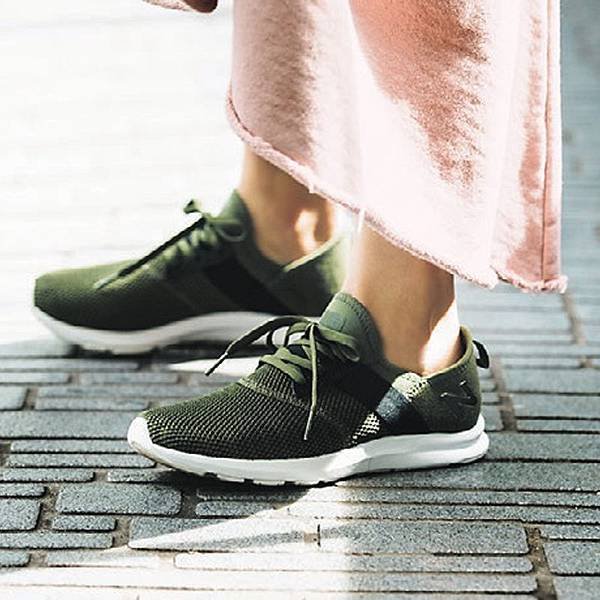 nb_model04.jpg