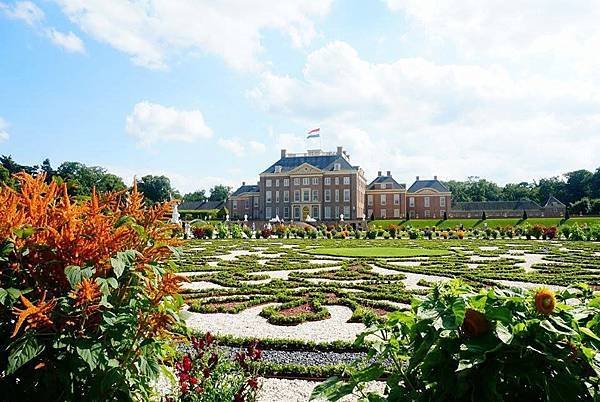 paleis het loo summer.jpg