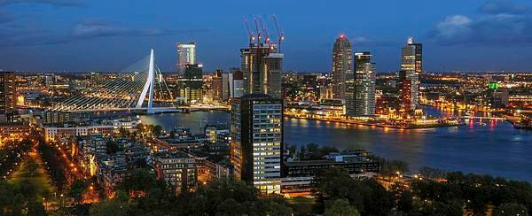 Erasmusbrug_seen_from_Euromast.jpg