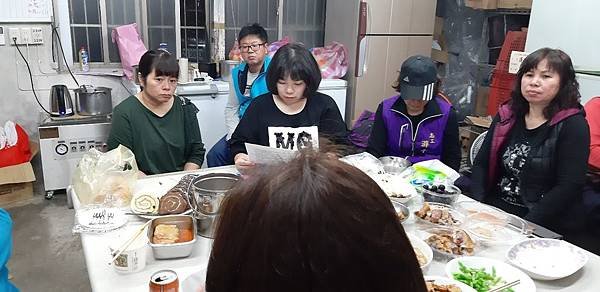 志工重新分組，分裝水神送獨老_200224_0007.jpg