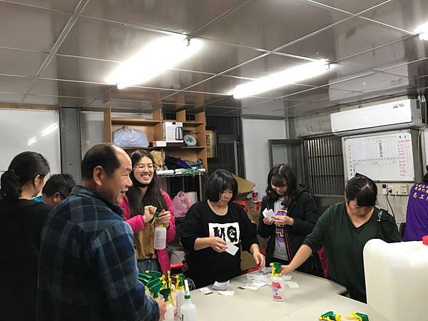 志工重新分組，分裝水神送獨老_200224_0025.jpg
