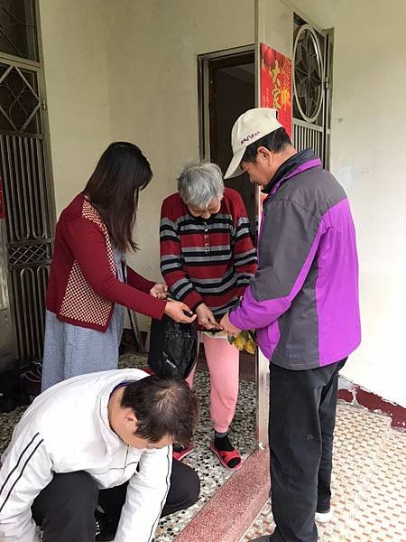 縣府委託頭城區的口罩 送達完成_200314_0022.jpg