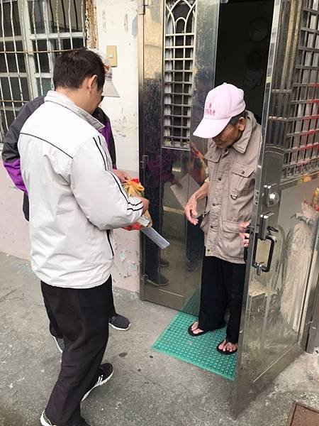 縣府委託頭城區的口罩 送達完成_200314_0045.jpg