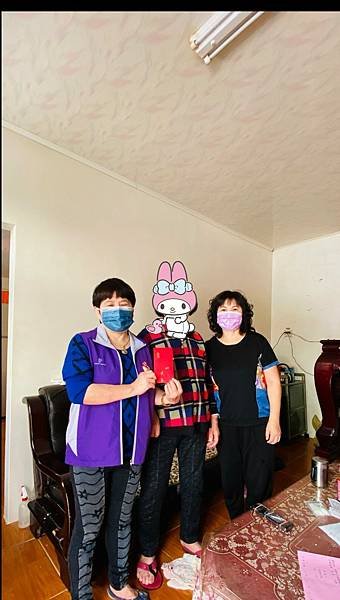 LINE_ALBUM_111年3月關懷訪視送物資_220313_0.jpg