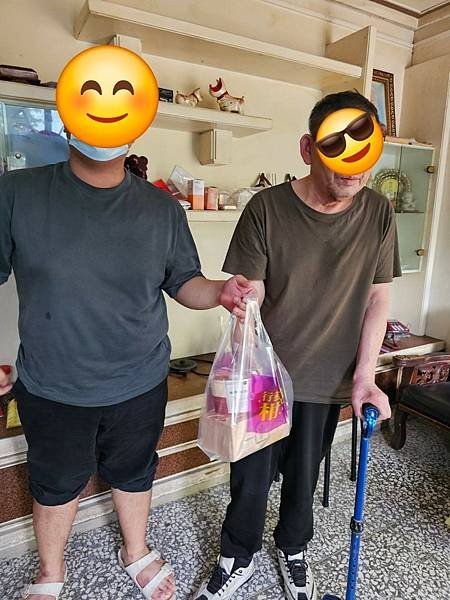 LINE_ALBUM_1130510礁溪中聖宮捐贈西點餐盒及蛋糕_240510_11.jpg