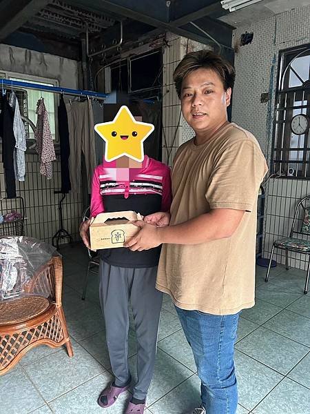 LINE_ALBUM_1130510礁溪中聖宮捐贈西點餐盒及蛋糕_240513_6.jpg