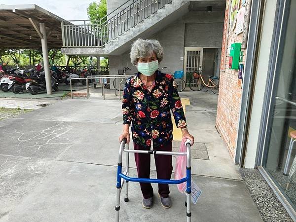 LINE_ALBUM_1130605柑仔店訪視冬山區長輩_240605_5.jpg