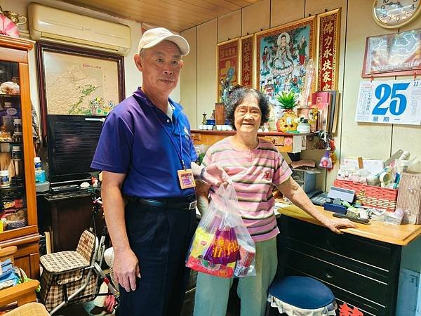 LINE_ALBUM_1131125訪視礁溪獨老評估表填寫_萬海居家安全檢查_241125_1.jpg