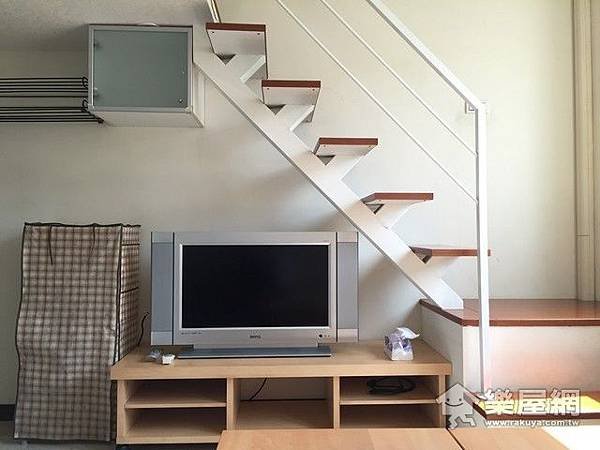 金山街套房★活力館★精緻套房挑高3米6.jpeg