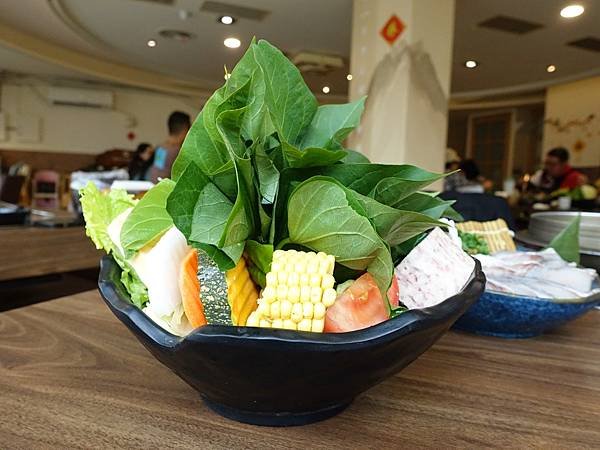 蕃薯根養生煮火鍋│台中海線健康、養身鍋物，超過10種以上的重